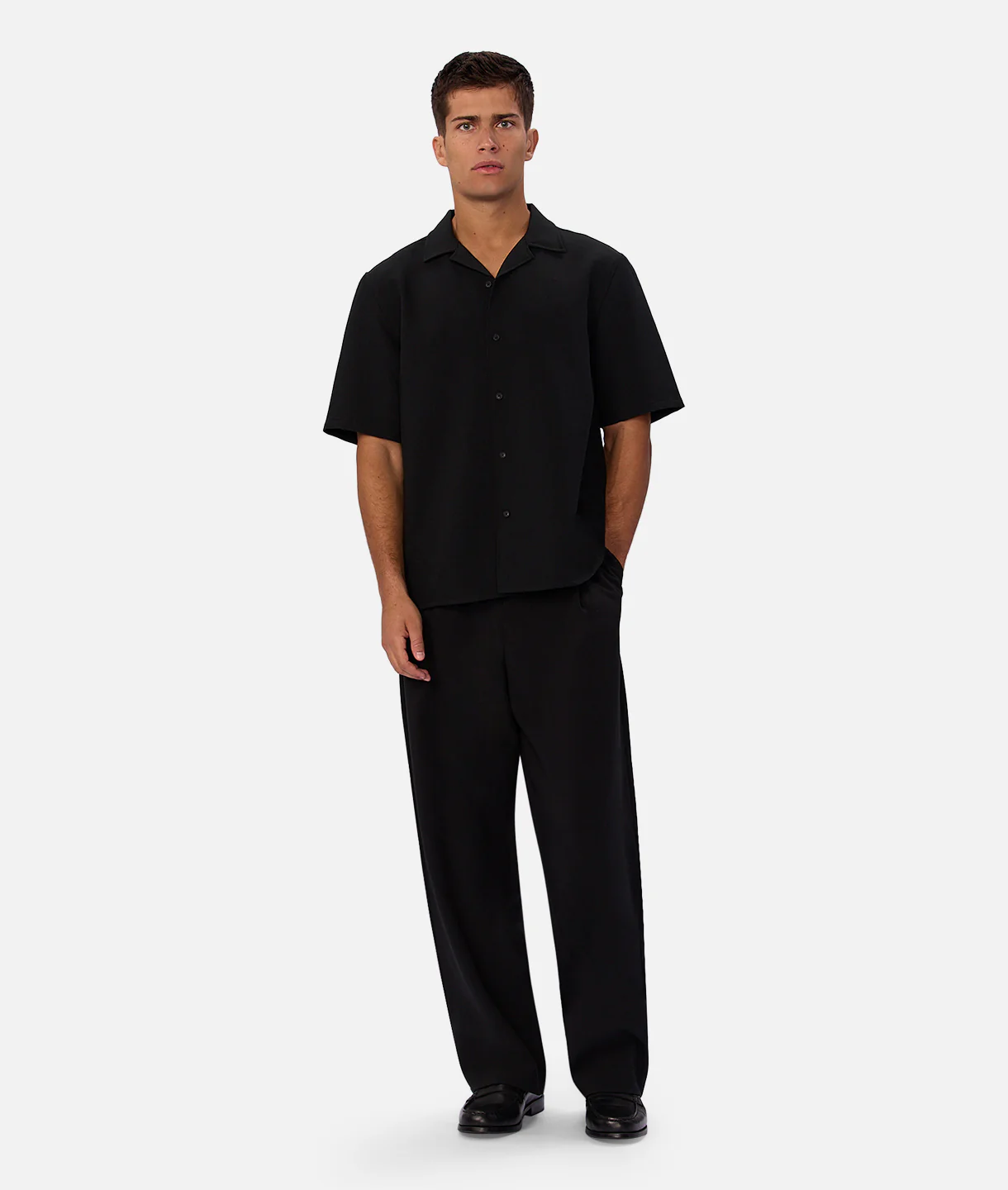 The Lightweight Lusso Short Sleeve Shirt - Black - Image 2