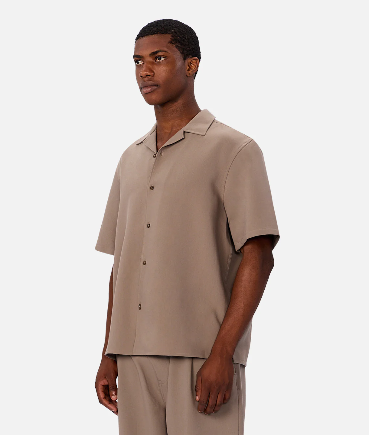 The Lightweight Lusso Short Sleeve Shirt - Taupe - Image 3