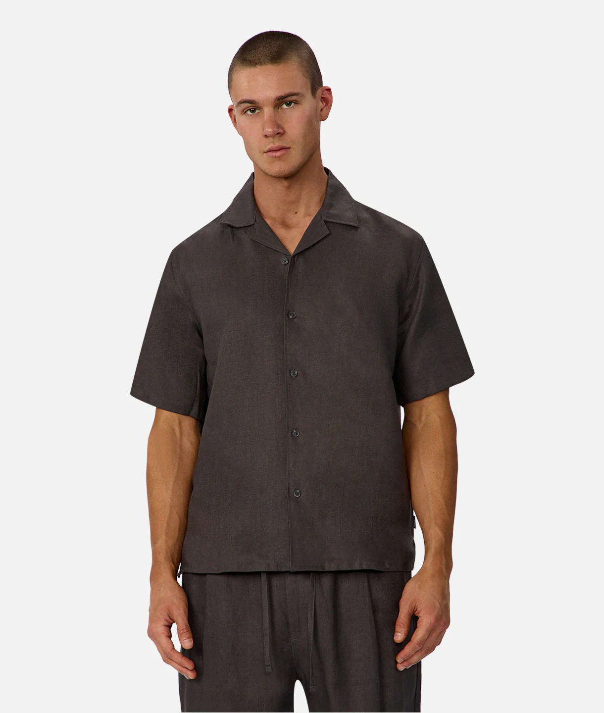 The Lusso Linen Short Sleeve Shirt - Cocoa - Image 9